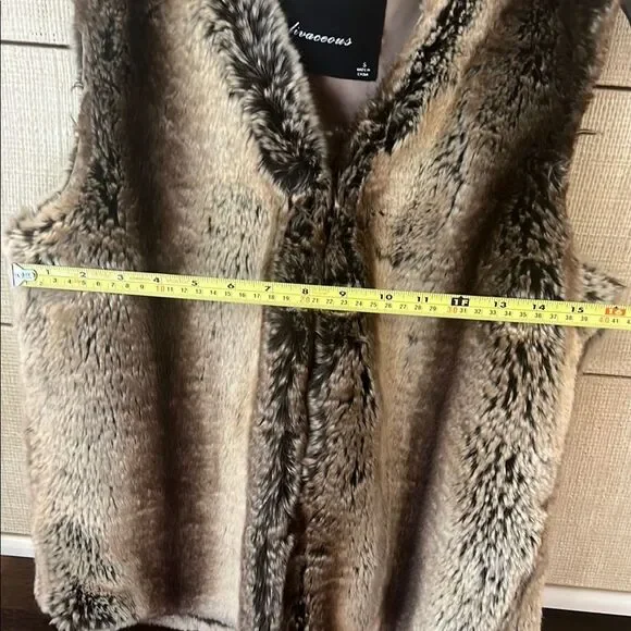 Oliveaceous Faux Fur Vest Small - Picture 5 of 5